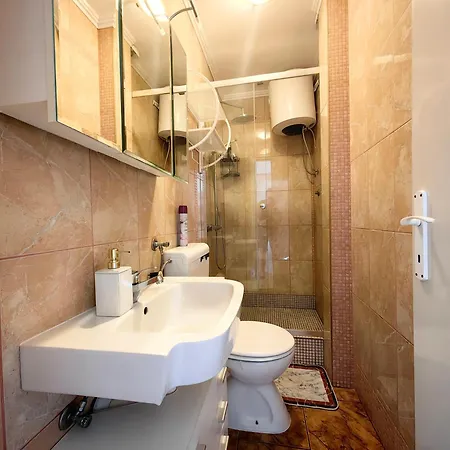 Lea With Pool Appartamento *