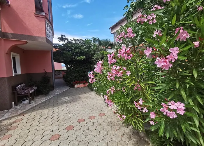 Apartman Lea With Pool