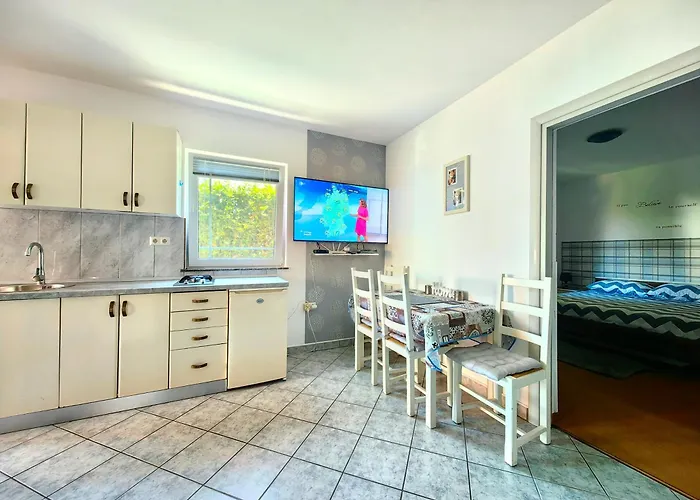 Apartman Lea With Pool *