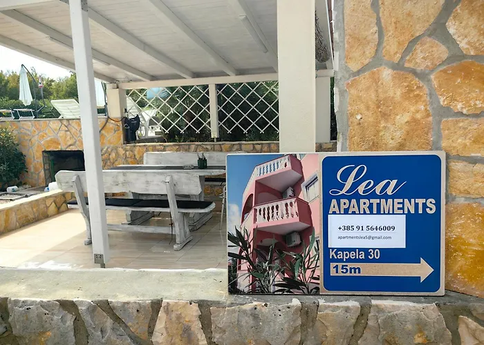 Apartman Lea With Pool *