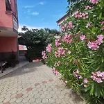 Appartement Lea With Pool