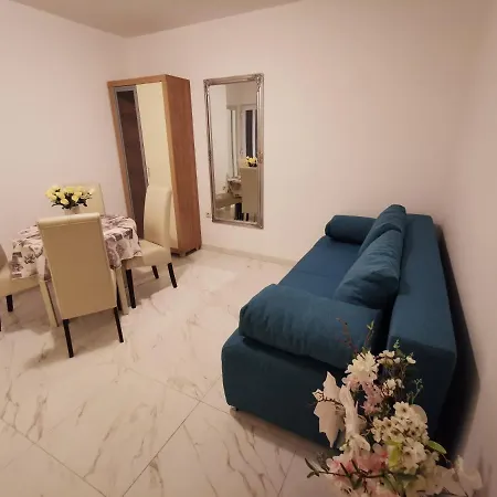Apartment Lea With Pool *