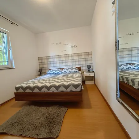 Lea With Pool * מאלינסקה