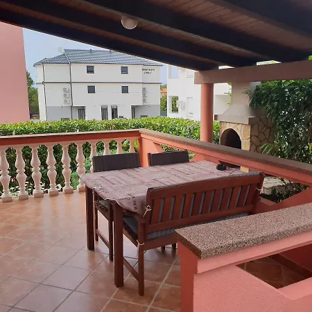 Lea With Pool * מאלינסקה