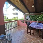 Lea With Pool Apartament *