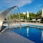 Apartament Lea With Pool