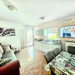 Apartament Lea With Pool Malinska