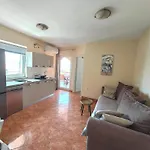 Apartament Lea With Pool