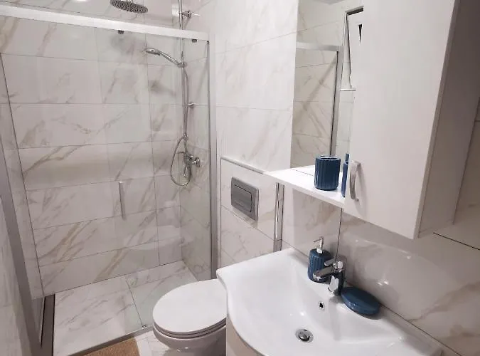 Lea With Pool 아파트