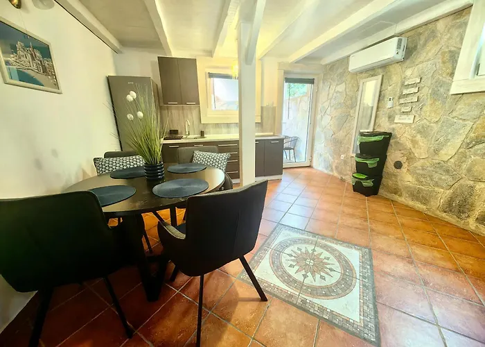 Lea With Pool 말린스카