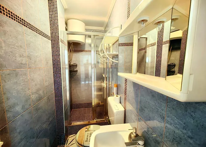 Lea With Pool 아파트