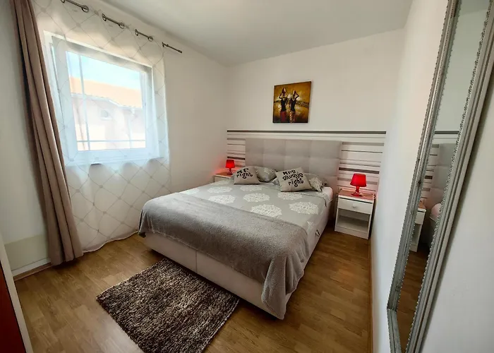 아파트 Lea With Pool