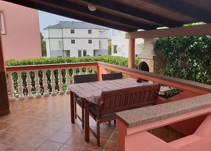 Lea With Pool * 말린스카